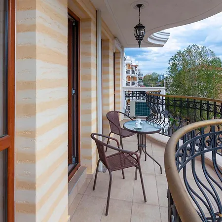 Harmony Grand Ξενοδοχείο με διαμερίσματα 4*