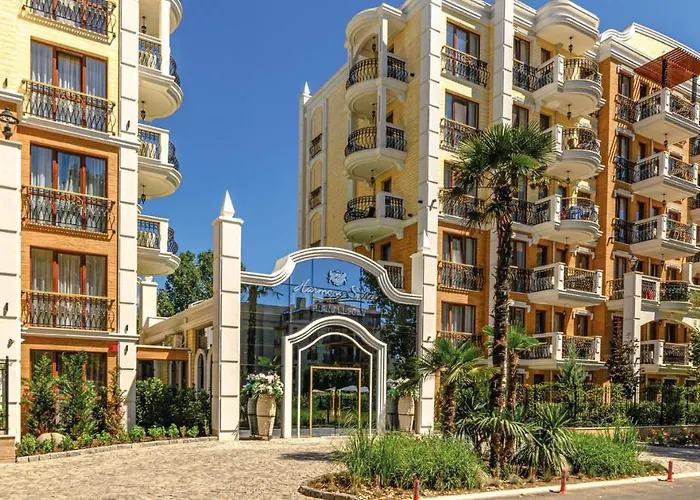 Harmony Grand Aparthotel 4*